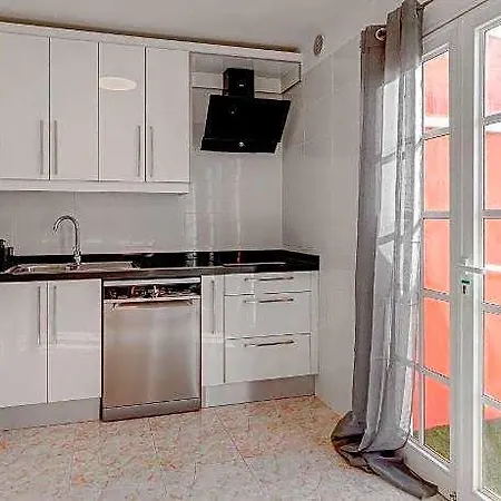 House Nina With Jacuzzi Apartment